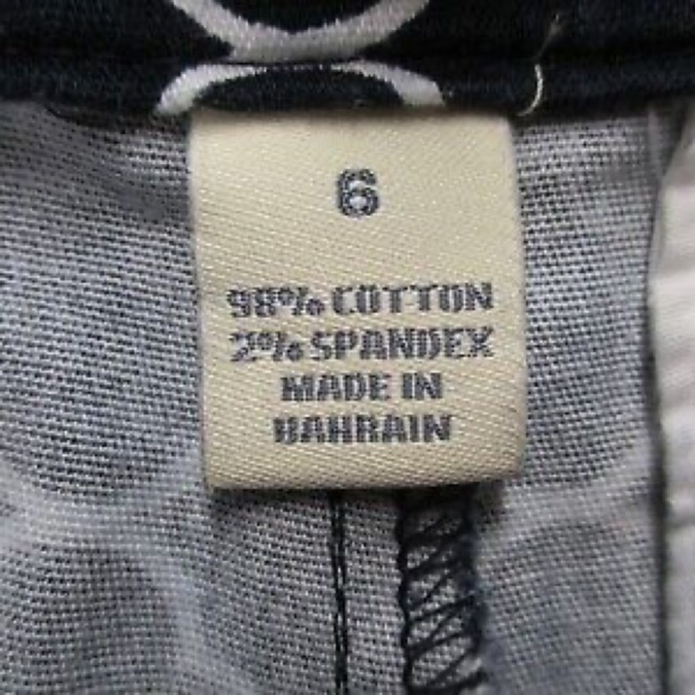 St. John's Bay Women’s 6 Cotton Chino Crop Pants Black White Geometric Mid-Rise - Picture 12 of 13